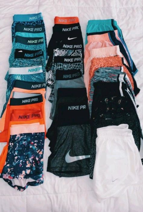 Nike Pros Collection, Nike Pro Shorts Aesthetic, Nike Pro Shorts Outfit, Shorts Aesthetic, Vsco Summer, Roses Design, Cute Nike Outfits, Nike Pro Shorts, Summer Outfit Ideas