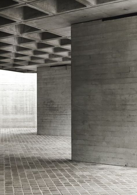 Beton Floor, Concrete Pillar, Brutalism Architecture, Concrete Interiors, Theatre London, Building Photography, Concrete Architecture, London Architecture, Concrete Building