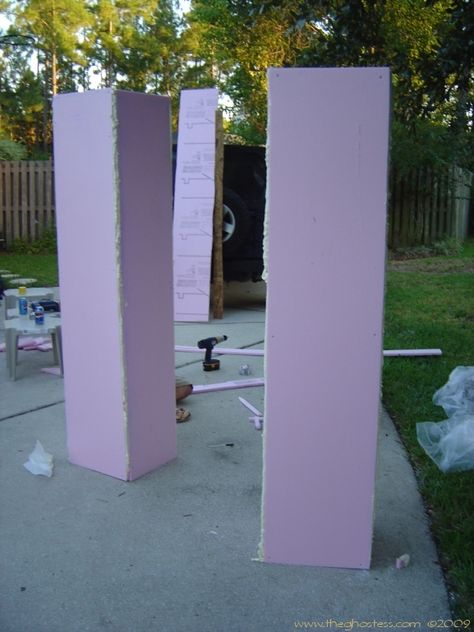 DIY Tutorial Columns from wood and foam board.  Having a backyard wedding?  How pretty with a trailing flower arrangement on top. Cemetery Columns, Wedding Columns, Wedding Pillars, Trailing Flowers, Wedding Backdrops, Diy Valentines Crafts, Chinoiserie Chic, Outdoor Wedding Decorations, Wedding Bridal Bouquets