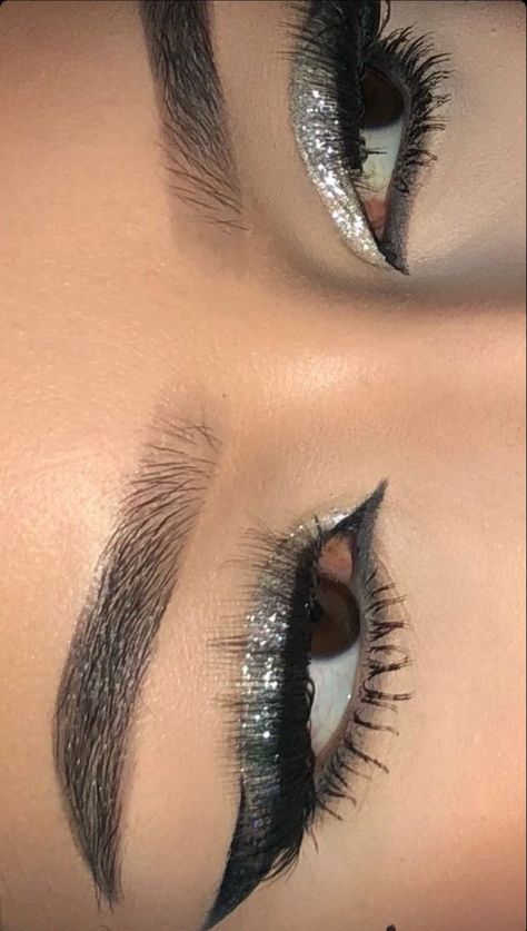 #makeup #eyeliner Black And Silver Cat Eye Makeup, Black Sparkly Makeup Looks, Black Makeup Ideas Eyeshadows, The Weeknd Concert Makeup Look, Cute Concert Makeup Looks, Black Glittery Eye Makeup, Mexican Make Up Looks, The Weeknd Inspired Makeup, Reputation Makeup Looks