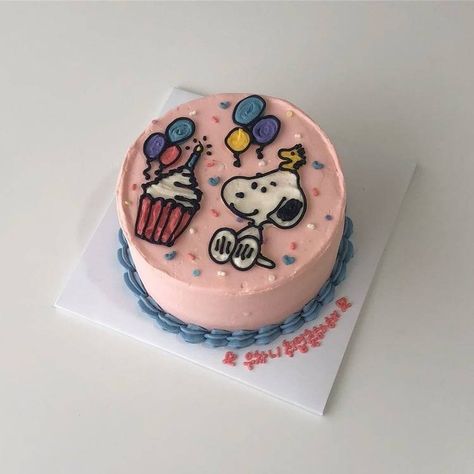 Snoopy Cake, Vintage Pasta, Mini Torte, Pastel Cakes, Simple Cake Designs, Cute Baking, Simple Birthday Cake, Happy Birthday Cake, Think Food