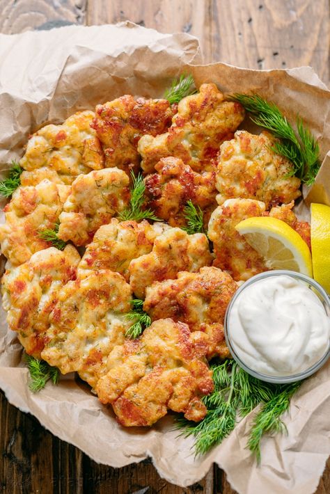 Cheesy Chicken Fritters, Chicken Fritters Recipe, Chicken Fritters, Pre Cooked Chicken, Chicken Patties, Fritter Recipes, Canned Chicken, Cheesy Chicken, Aioli