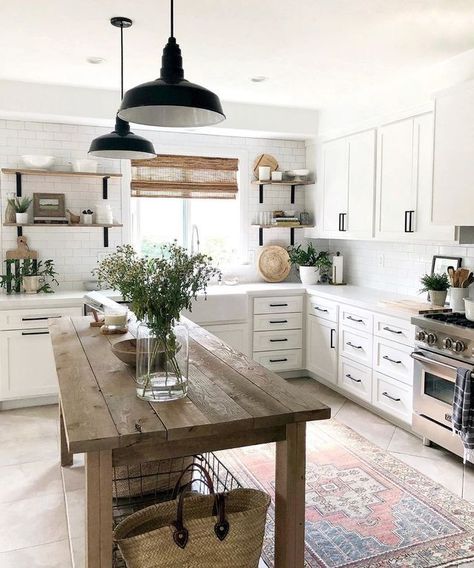 Modern Farmhouse kitchen with vintage island Blue Modern Farmhouse, Italy Kitchen, Kitchen Christmas, Christmas Kitchen Decor, Boho Kitchen, Kitchen Redo, Farmhouse Kitchen Decor, Christmas Kitchen, Kitchen Remodel Idea