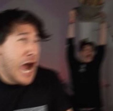 Murdock Markiplier, Markiplier Pfp Aesthetic, Silly Pfp, Markiplier Memes, Mark And Ethan, Unus Annus, Funny Poses, Minecraft Funny, Draw The Squad