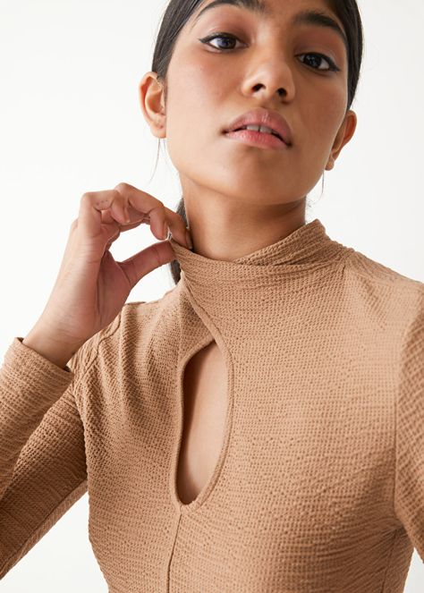 Keyhole Top - Caramel - Tops & T-shirts - & Other Stories US Fitted Long Sleeve Top, Winter Tees, Belted Mini Skirt, Fitted Long Sleeve, Keyhole Top, Clothing Details, Knit Sleeve, Fashion Story, Cut Jeans