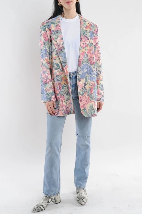 Floral Blazer Outfit, Casual Outfit For Work, Eclectic Outfits, Jeans Outfit For Work, Outfit For Work, Spring Blazer, Blazer Outfits Casual, Alexander Mcqueen Dresses, Blazer Outfit