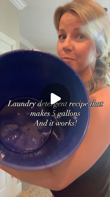 Homemade Clothes Detergent, Homemade House Cleaners, Fill The Bucket, Diy Laundry Soap, Clothes Detergent, Homemade Detergent, Liquid Laundry Soap, Laundry Detergent Recipe, Laundry Soap Homemade