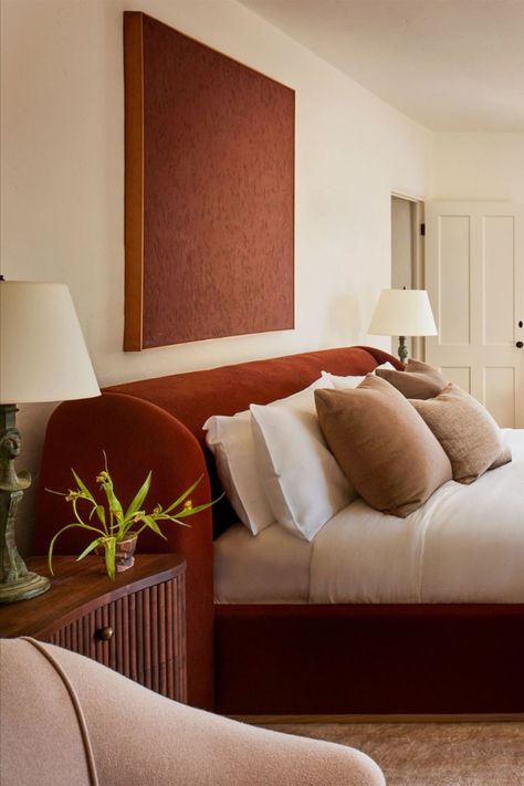 Warm and cozy bedroom with rich earth tones, luxurious upholstered bed, and neutral bedding. Classic Room, Jeremiah Brent, Modernist House, Nate Berkus, Eclectic Furniture, Custom Sofa, Design Del Prodotto, Primary Bedroom, Main Bedroom