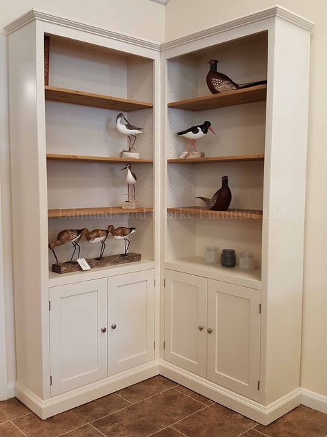 Corner Built In Shelves, Built In Corner Shelves, Decorate Empty Wall, Library Bookcase, Corner Bookshelves, Built In Cabinet, Living Room Corner, Bookcase Wall, Home Library Design