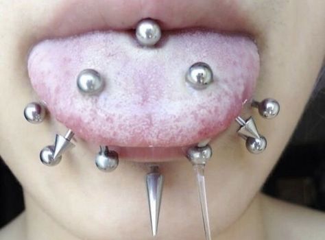 Face Piercings, Cool Piercings, Facial Piercings, Cute Piercings, Piercings Unique, Body Piercings, Body Modifications, Piercing Tattoo, Body Mods