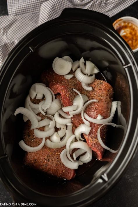 Pulled Beef Sliders, Tenderized Round Steak Recipes, Crockpot Round Steak Recipes, Bottom Round Steak Recipes, Top Round Steak Recipes, Tenderized Round Steak, Beef Carnitas, Chuck Steak Recipes, Crockpot Steak Recipes