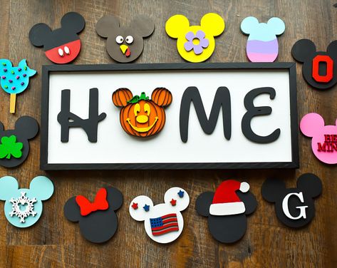 Casa Disney, Deco Disney, Disney Diy Crafts, Disney Christmas Decorations, Disney Room Decor, Disney Rooms, Disney Home Decor, Disney Decor, Home Sign