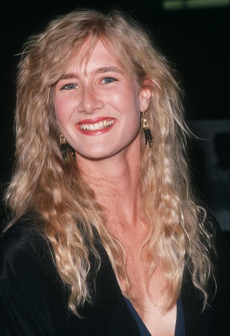 Laura Dern 90s, Linda Thompson, Laura Dern, Great Expectations, Beach Hair, Acting, Paradise, Actresses, Actors