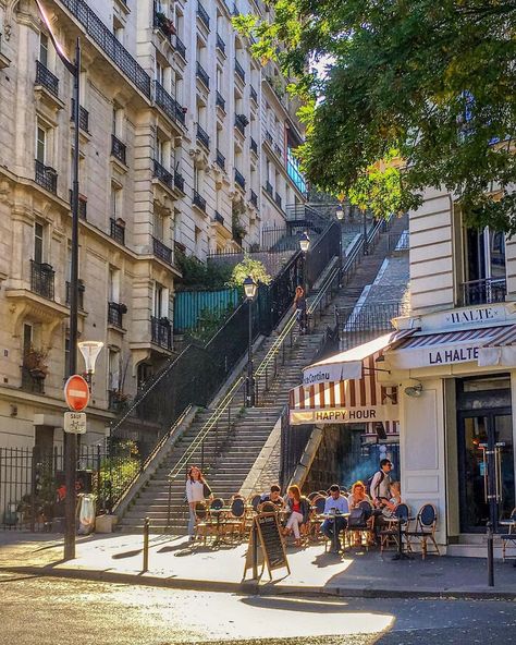 Montmartre, Paris, France Paris Dream, France Aesthetic, Paris Vibes, Montmartre Paris, Paris Aesthetic, Living In Paris, City Aesthetic, Paris Travel, France Travel