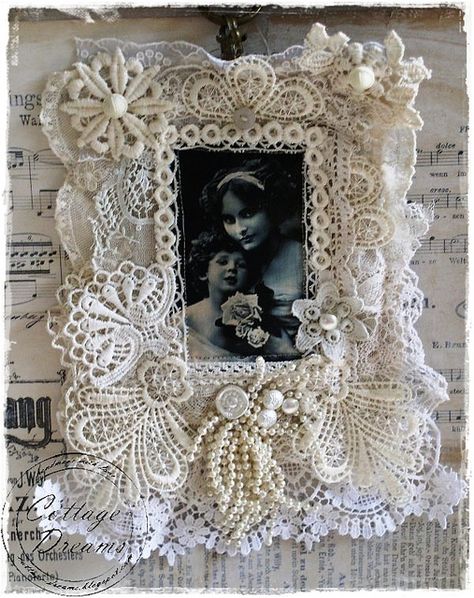 Great way to use snippets of  vintage lace and doilies ~ Fabric Collage by xela66 Lace Wall, Shabby Chic Decorating, Doilies Crafts, Shabby Chic Wall Decor, Decoration Shabby, Lace Crafts, Decor Shabby Chic, Style Shabby Chic, Shabby Chic Crafts