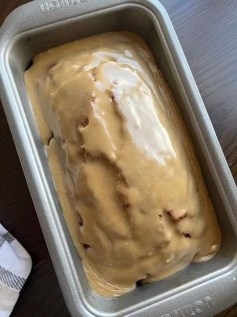 Caramel Banana Bread Recipe, Salted Caramel Banana Bread, Caramel Banana Bread, Southern Dishes, Salted Caramel Sauce, Chocolate Chip Banana Bread, Banana Bread Recipe, Bread Recipes Sweet, Banana Chocolate Chip