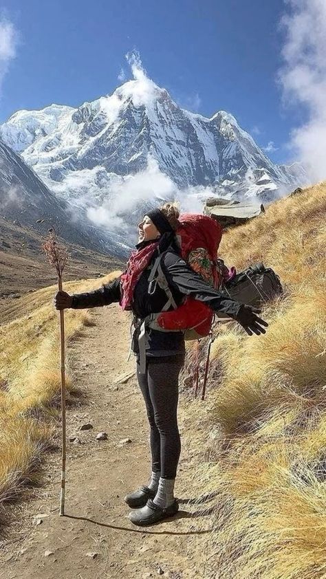 Outfits For Adventure, Fall Hiking Outfit, Fall Hiking Outfits, Himalayas Nepal, Nepal Culture, Annapurna Base Camp, Everest Base Camp Trek, Nepal Travel, Fall Hiking