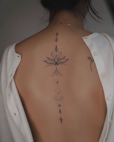 Triangle Spine Tattoo, Spine Tattoos For Women Chakra, Mandala Spine Tattoo, Spine Tats For Women, Back Tattoo Women Upper, Sis Tattoo, Babe Tattoo, Back Tattoo Women Spine, Back Tattoos Spine