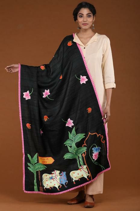 Featuring a Pichwai Art Inspired Handpainted Dupatta on Handwoven Ghicha Silk Fabric  Product Details :- Length - 2.5 mtrs Width -  36 inches In Stock ₹ 14,900/- Colour : Black Painting On Black Fabric, Pichwai Dupatta, Painting Blouses, Garba Choli, Handpainted Dupattas, Chrysanthemum Watercolor, Painted Dupatta, Pichwai Art, Saree Painting Designs