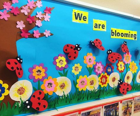 Summer Bulletin Board Ideas, Spring Classroom Decorations, Summer Bulletin Board, Diy Classroom Decorations, School Board Decoration, Spring Classroom, Preschool Classroom Decor, Bulletin Board Ideas, Preschool Art Activities