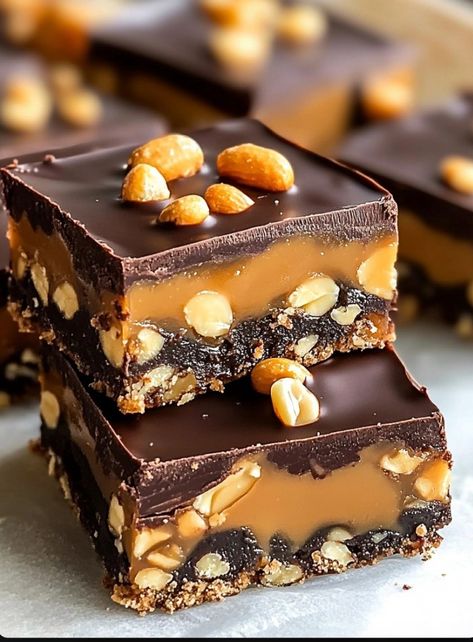 Health meal, low carbs meals, keto meal Snickers Fudge Recipe, Snicker Fudge, Butterscotch Pie Recipe, Snickers Fudge, Maple Fudge, Snickers Candy Bar, Snickers Candy, Dum Dums, Caramel Fudge