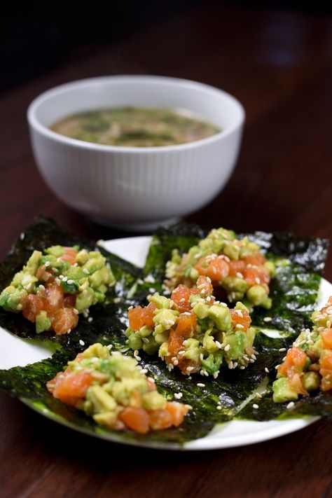 Shrimp Seaweed Wrap, Seaweed Paper Recipes, Seaweed Wraps Recipes, Nori Recipes, Wrap Snacks, Lunch 2023, Seaweed Snacks Recipes, Seaweed Wraps, Avocado Wrap Recipes