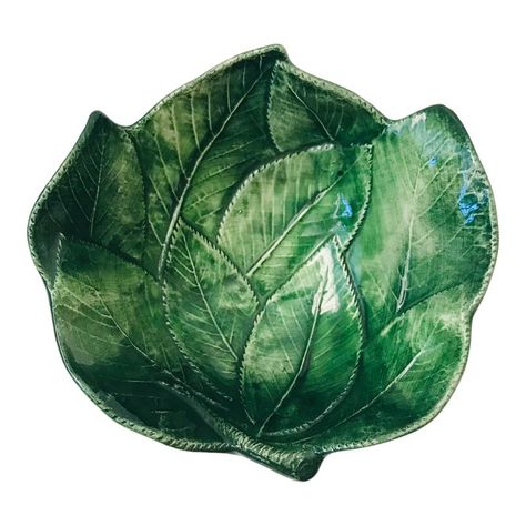 Figural bowl of small leaves. Perfect as a trinket dish or as a small soap dish. Handmade Dishes, Clay Leaves, Ceramic Trinket Dish, Ceramic Leaf, Leaf Artwork, Leaf Bowl, Small Leaves, Zen Bedroom, Pottery Handbuilding