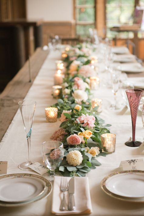 Long Wedding Table Decorations, Long Table Decorations, Rustic Italian Wedding, Long Table Wedding, Reception Table Decorations, Winter Wedding Decorations, Floral Table Runner, Wedding Table Flowers, Wedding Reception Tables