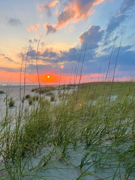 Outerbanks North Carolina Aesthetic, South Carolina Beach Aesthetic, Wilmington North Carolina Aesthetic, Summer Sunset Wallpaper, Sunset Ocean Aesthetic, Carolina Core, Hair Esthetics, South Carolina Aesthetic, North Carolina Aesthetic