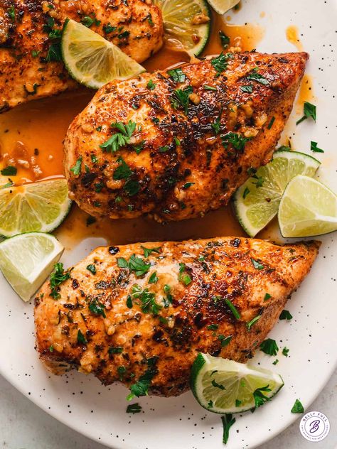 This Garlic Lime Chicken is generously seasoned with an incredible spice rub then sautéed in fresh lime juice and garlic. The end result is tender, juicy chicken breast bursting with flavor! Bonus - this dish is low calorie, low carb, and high protein. Lime Pepper Chicken, Chicken Breast Seasoning Recipes, Breast Chicken Recipes Healthy, Low Cal Chicken Breast Recipes, Chicken Breast Recipes Low Calorie, Low Fat Chicken Breast Recipes, Low Calorie Chicken Breast Recipes, Tender Juicy Chicken Breast, Light Chicken Recipes