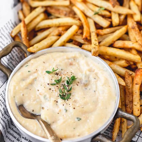 Parmesan Aioli, Rosemary Fries, Garlic Aioli Sauce, Garlic Aioli Recipe, Roasted Garlic Aioli, Aioli Sauce, Sweet Potato Waffles, Aioli Recipe, Creamy Recipes