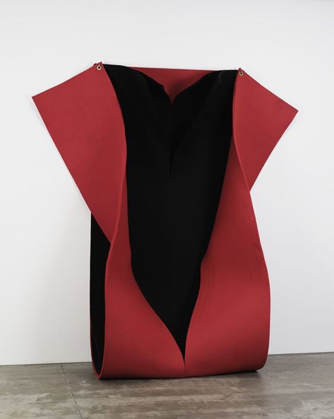 Fashion Structure, Form Study, Minimalism Fashion, Robert Morris, Donald Judd, Interview Magazine, Work In New York, Conceptual Artist, Famous Art