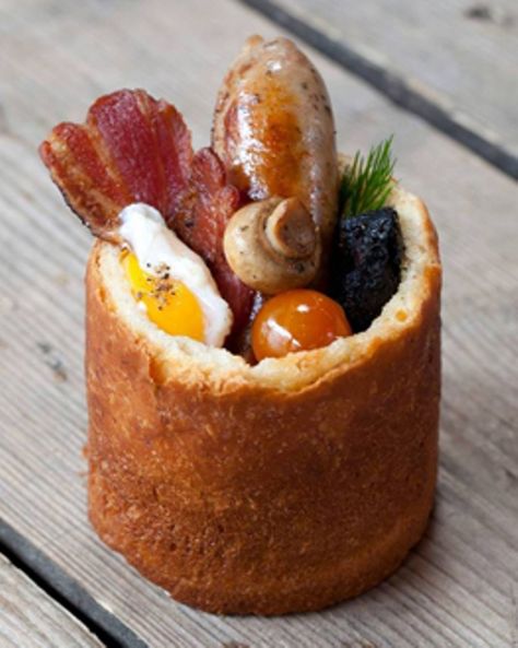 Full English Bunny Bunny Chow, Bacon Eggs, South African Recipes, London Food, English Breakfast, African Food, Food Presentation, Best Breakfast, Cafe Food