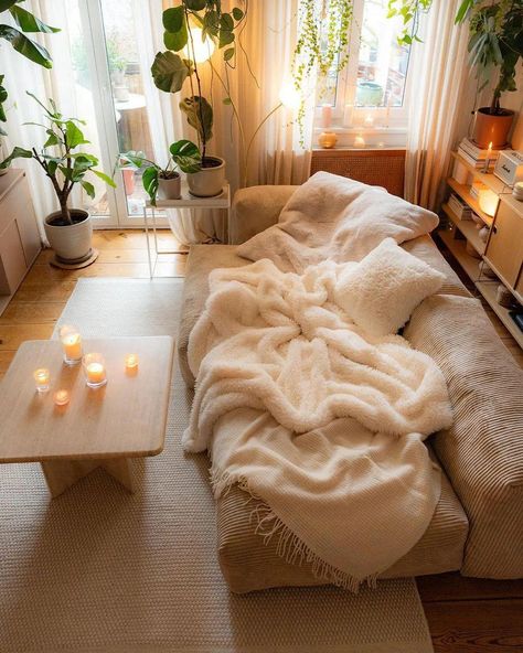 Fluffy White Comforter, Inviting Bedroom, Bedroom Nook, Comfy Living Room, Aesthetic Living Room, Dream Apartment Decor, White Comforter, Apartment Decor Inspiration, Stylish Living Room