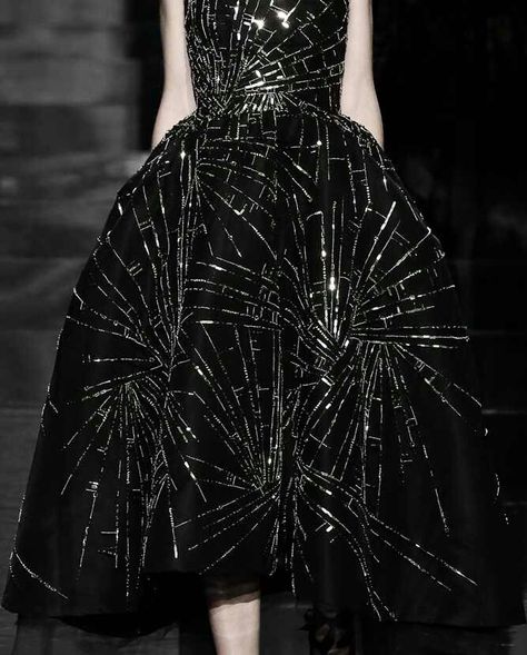 Inspiration, Spider Dress.....maybe draw the design on with silver sharpie....k...Dior 2014 Dior 2014, Spider Dress, Dior Haute Couture, Fashion Marketing, Dior Couture, Monique Lhuillier, Fashion Costume, Gorgeous Gowns, Fashion Details