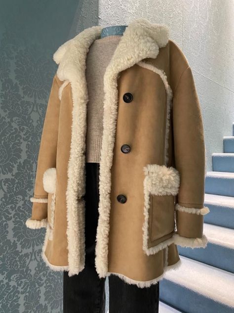 Winter Coat Outfits, Clothing Aesthetic, Clueless Outfits, Zara Jacket, Sheepskin Coat, Style Inspiration Winter, Coat Outfits, Line Jackets, Girly Fashion