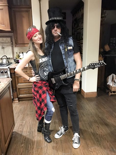 Countdown to Halloween: Axl and Slash Forever! - Hungarian Housewife Axl Rose Costume, 80s Party Outfits Couples, Slash Costume, Slash And Axl, 80s Theme Party Outfits, 80s Party Costumes, Rockstar Costume, Rocker Costume, Rock Costume