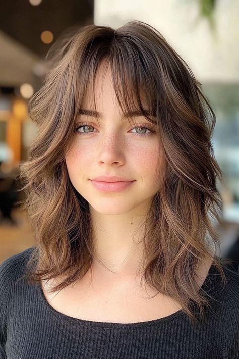 Soft Chestnut Medium-Length Shag Collar Bone Length Hairstyles, Sabrina Carpenter Haircut, Soft Shag Haircut, Collar Bone Hair, Corte Shag, Hair Self Care, Hairstyles For Seniors, Soft Bangs, Bob Haircut Curly