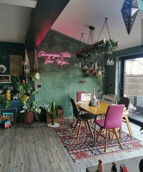 Funky Conservatory Ideas, Quirky Dining Room Ideas, Eclectic Dining Room Ideas Funky, Colorful Eclectic Dining Room, Cozy Maximalism Dining Room, Unconventional Dining Room Ideas, Open Office Design Home, Punk Dining Room, Eclectic Decor Dining Room