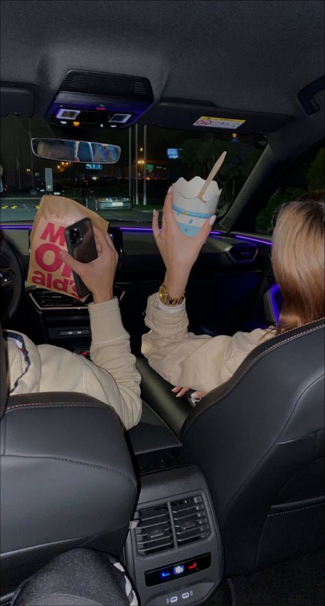 Car Trip With Friends, Mcdonalds In Car, Car Friends Aesthetic, Car Pics With Friends, Car Ride With Friends, Friends In A Car, Driving With Friends, Car Sleepover, Driving Friends