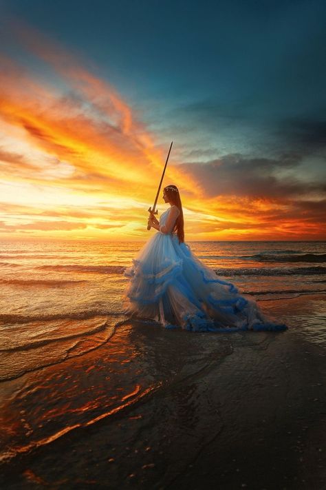 Fairytale Photography Princesses, Beach Dress Photoshoot, Quince Photoshoot Ideas, Fairytale Photoshoot, Senior Photoshoot Poses, Sea Siren, Studio Photography Poses, Princess Photo, Dreamy Photography