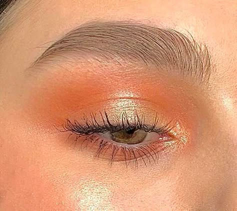 Makeup With Orange Dress, Orange Eyeshadow Looks, Simple Prom Makeup, Pink Lips Art, Orange Eye Makeup, Orange Eyeshadow, Orange Makeup, Prom Makeup Looks, Soft Glam Makeup