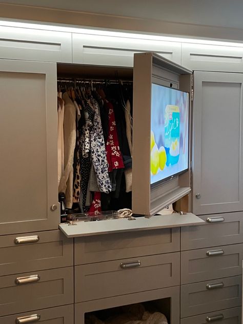 Tv Built In Wardrobe, Tv And Wardrobe Unit, Tv With Cupboard, Tv Unit Wardrobe Design, Tv Unit Design With Wardrobe, Wardrobe Tv Unit Design, Closet Wall With Tv, Wardrobe Wall With Tv, Wardrobe Design Bedroom Tv