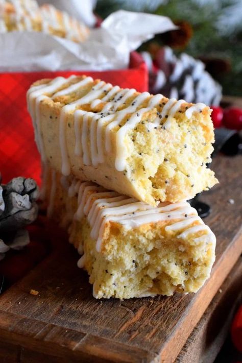 Lemon Poppyseed Biscotti, Cinnamon Rusks Recipe, Biscotti Recipes Best, Lemon Almond Biscotti Recipe, Banana Biscotti, Lemon Biscotti Recipe, Soft Biscotti Recipe, Almond Lemon Cake, Christmas Biscotti Recipe