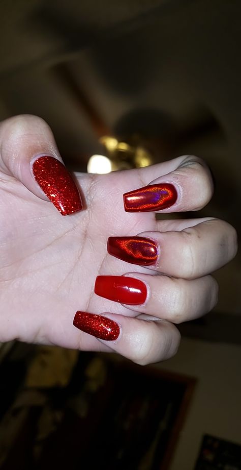 Red is so sexy. Glitter holographic Nails. #coffin #powder #jelly #clear Red Iridescent Nails, Red Holographic Nails, Halographic Nails, Dazzle Nails, Jazzy Nails, Nailart Ideas, Red Holographic, Couture Nails, Orange Nail