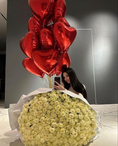 Surprise Birthday Decorations, Luxury Birthday Gifts, Money Flowers, Bridal Bouquet Flowers, Bf Gifts, This Is Your Life, Relationship Gifts, Beautiful Bouquet Of Flowers, Beautiful Flower Arrangements