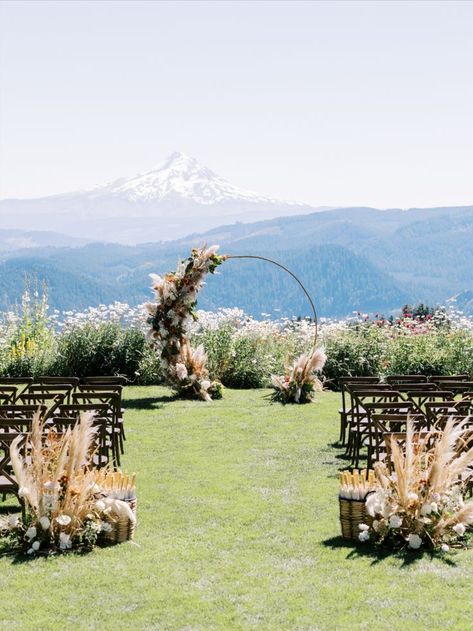 Mt Hood Wedding, Wedding Washington State, Hood River Wedding, Oregon Wedding Venues, Bohemian Wedding Ceremony, Wedding Venues Washington State, Vineyard Landscape, Portland Wedding Venues, Fall Wedding Venues