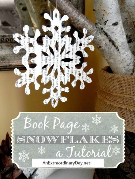 Diy Paper Snowflakes, Diy Christmas Window, Diy Gothic, Paper Wreaths, Paper Snowflakes Diy, Old Book Crafts, Recycled Books, Altoids Tins, Victorian Corset