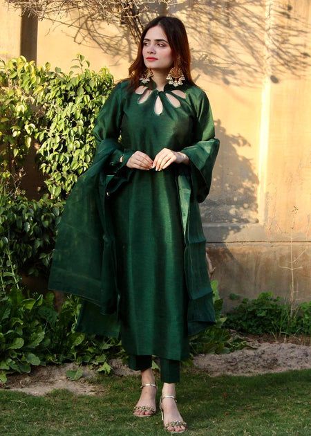 Bottle Green Raw Silk 3pc Suit - Laam Raw Silk Shirt Design, Silk Suit Designs Indian, Bottle Green Dress, Neck Ideas, Silk Dress Design, Raw Silk Dress, Brocade Lehenga, Green Anarkali, Green Dupatta