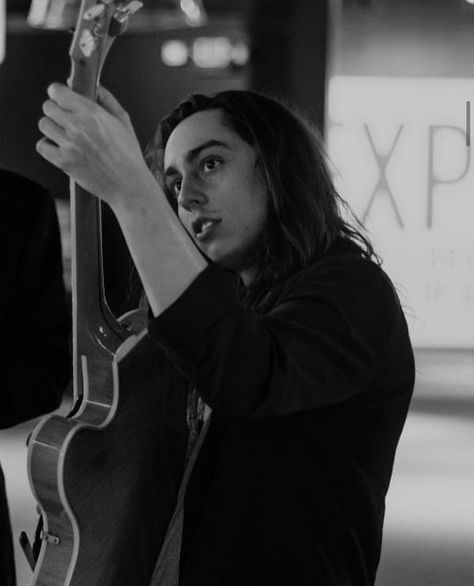 Jake Kiszka And Girlfriend, Jake Kiszka Hair Up, Jake Kiszka Guitar, Jake Kiszka Portrait, Jake Kiszka With Fans, Stephen Stills, Star Crossed Lovers, New Rock, Beauty Life